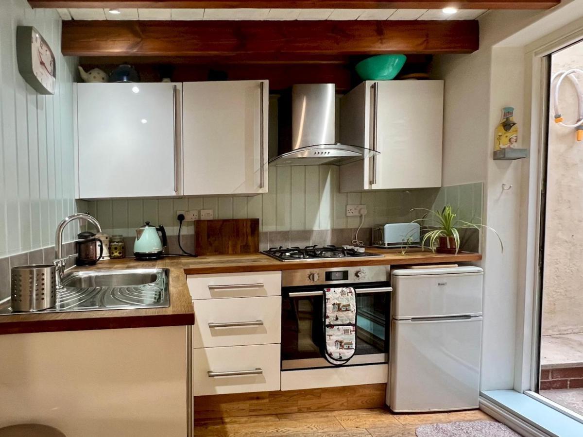كينغسبريدج Pass The Keys 64 Church Street Characterful 2-Bed Cottage In The Heart Of Town المظهر الخارجي الصورة